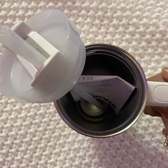 white 30oz Stanley tumbler - Picture 2 of 4